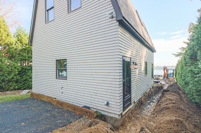 Building Photo - 26 Island View Ln