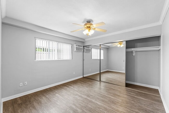 Building Photo - Porto Bella Apartments