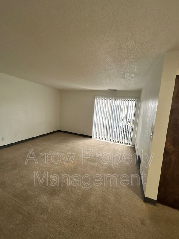 Building Photo - 201 E Arbor Ave