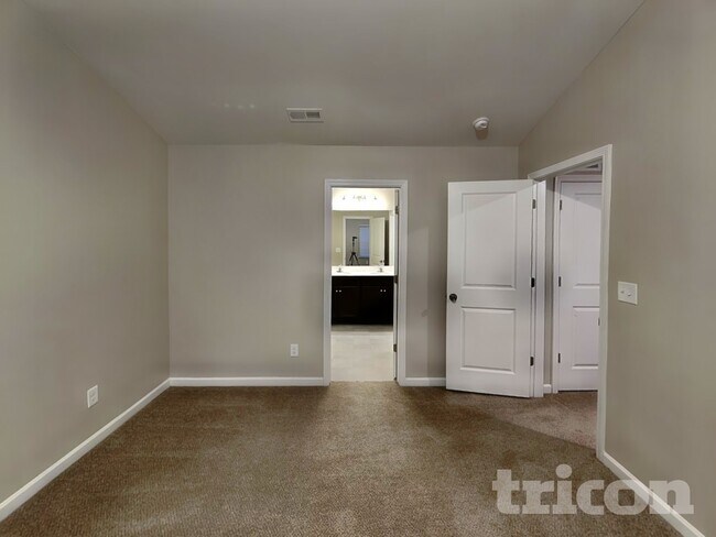 Foto del edificio - 2688 Mcintosh St