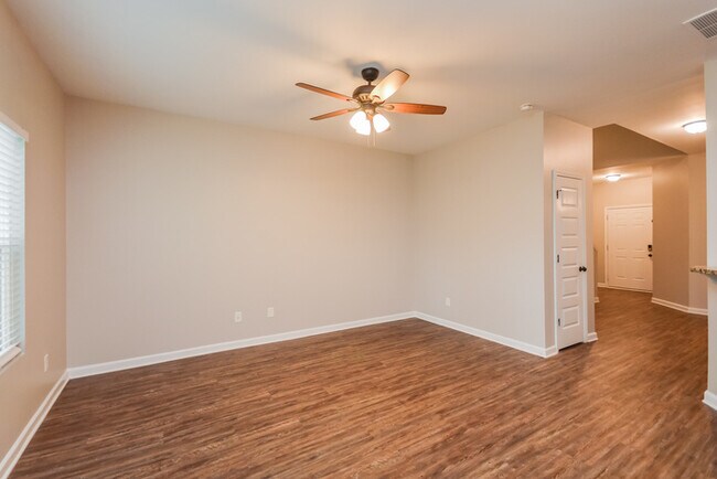 Building Photo - 1851 Simmons Ln