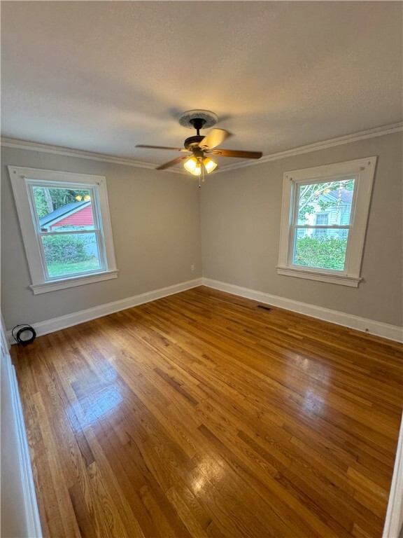 Foto del edificio - 212 Whitehall Rd