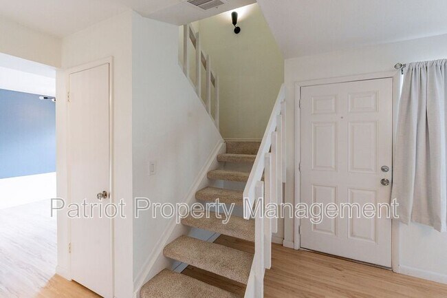 Building Photo - 8055 E Thomas Rd