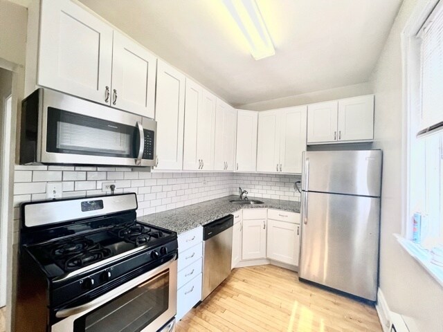 Foto del edificio - 3917 N Southport Ave