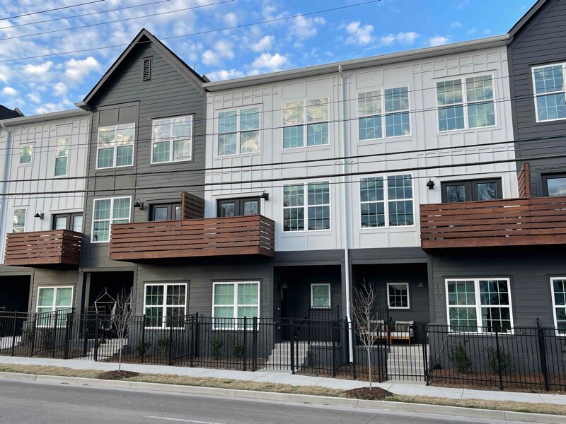 Primary Photo - 129 E 20th St