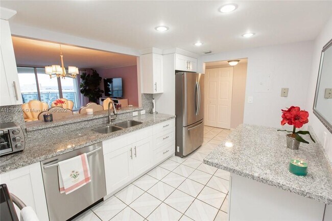 Building Photo - 3800 S Ocean Dr