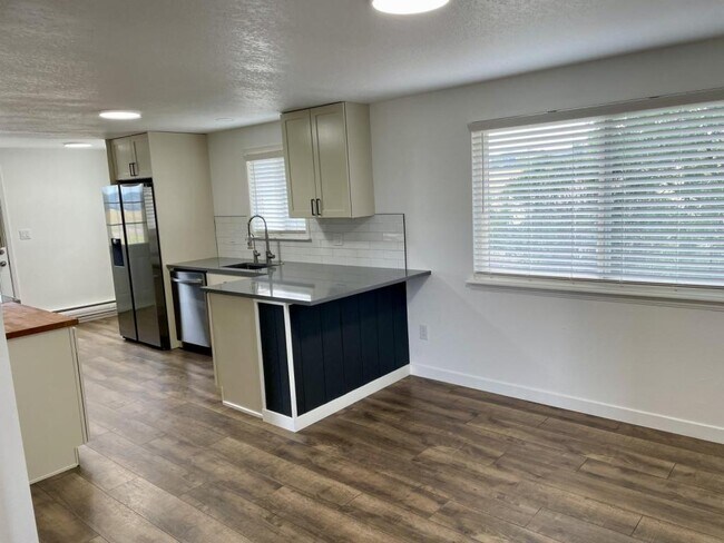 Foto del edificio - 9949 Tammy Ln