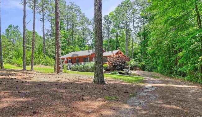 Foto del edificio - 468 Davis Rd