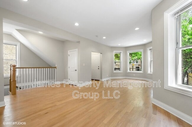 Building Photo - 5816 N Ridge Ave