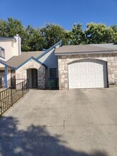 Building Photo - 8510 Stonebridge