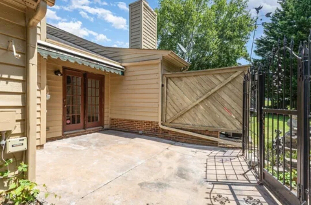 Primary Photo - 71 Stone Hill Ct