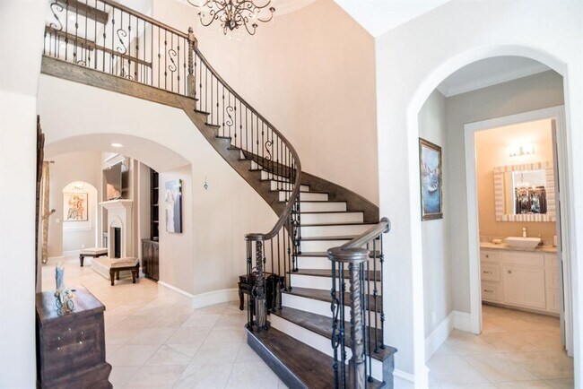 Foto del edificio - 14115 Woodthorpe Ln