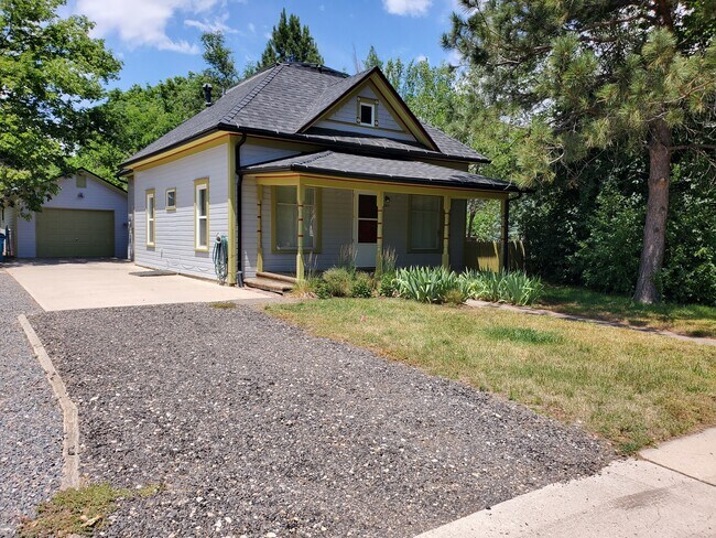 Building Photo - 1611 Person Ct