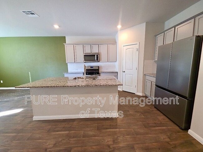 Building Photo - 102 Oxbow Ter.