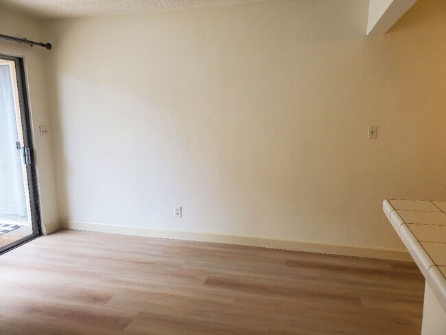 Building Photo - 361 13th St