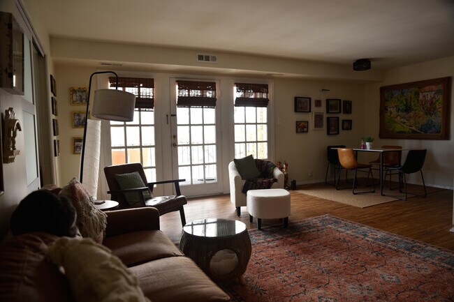 Foto del edificio - 12715 Gordon Blvd