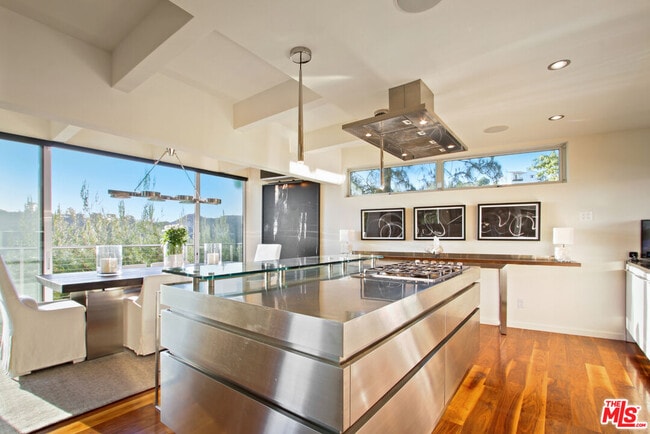 Foto del edificio - 9416 Beverlycrest Dr