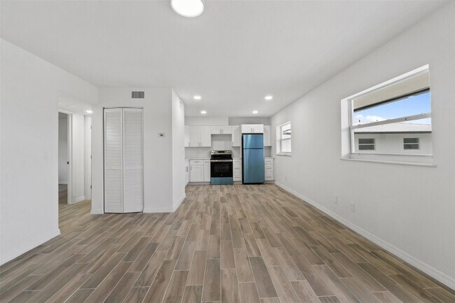 Foto del edificio - 1301 Emerald Terrace