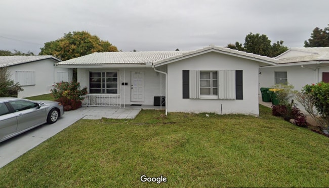 Photo - 8409 NW 59th Ct (Tamarac, FL) House