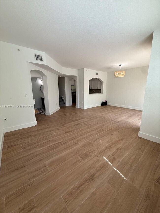 Foto del edificio - 8826 W Flagler St