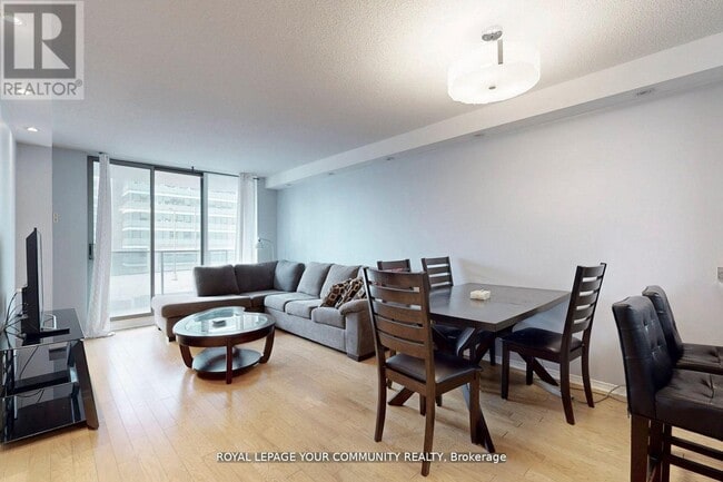 Photo du bâtiment - 750-1750 Bay St.