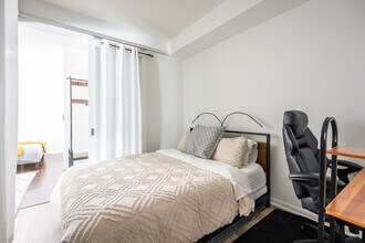 Building Photo - 211 Fort York Blvd