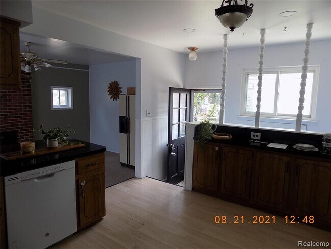 Building Photo - 2819 Teasdale Dr