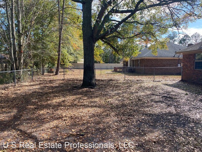 Building Photo - 3 br, 2 bath House - 742 Robinhood Drive