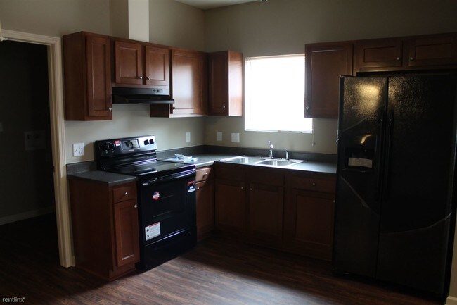 Foto del edificio - 2 br, 1 bath Duplex - 3205 Kirkman St Apt. B