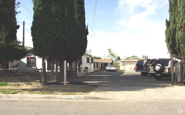 Primary Photo - 2535-2539 Troy Ave