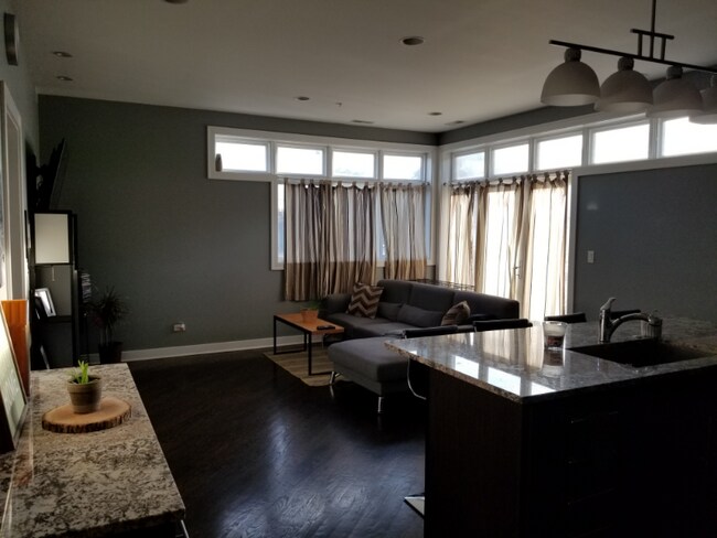 Foto del edificio - 7200 W Palmer St