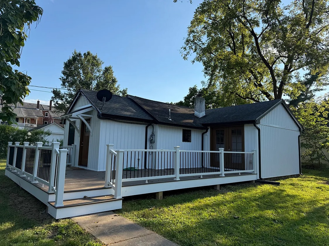 Primary Photo - 114 N Penrose St