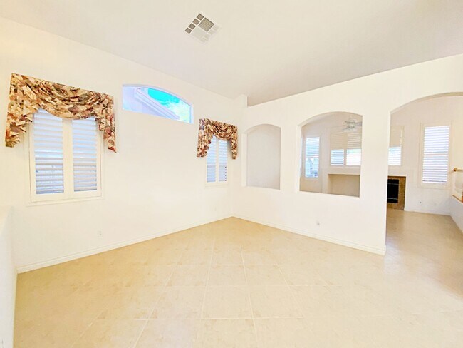 Building Photo - 4 BEDROOM HOME IN GATED SUMMERLIN COMMUNITY