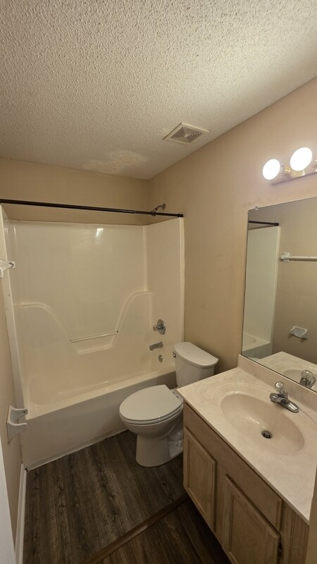 Foto del edificio - 7115 Lindsey Leaf Cove