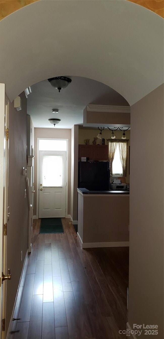 Building Photo - 12137 Memory Ln
