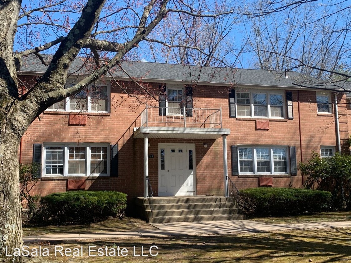 8 Brickyard Rd, Farmington, CT 06032 House Rental in Farmington, CT