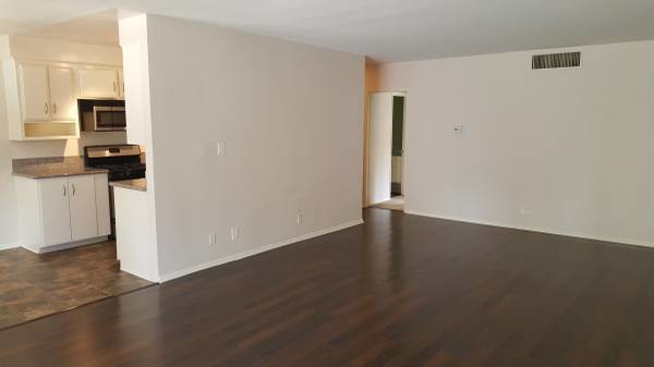 Foto principal - 350 N Crescent Dr