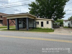 Building Photo - 700 S College Ave