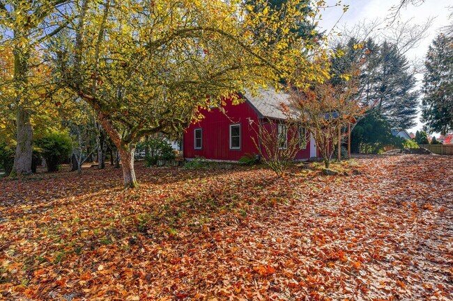 Foto del edificio - 2 Bedroom 1.5 Bath Farm House