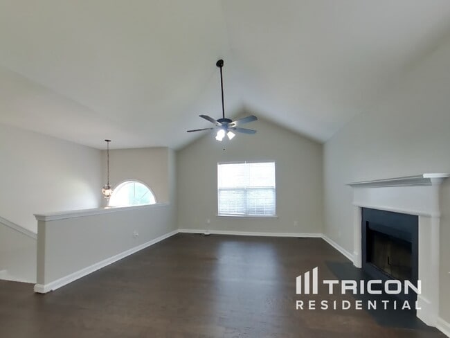 Foto del edificio - 177 Crystal Creek Ln