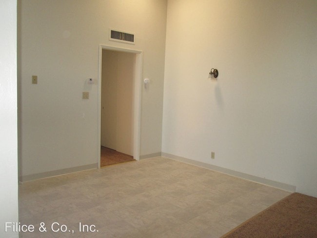 Building Photo - 159 5th St