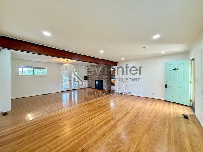 Foto del edificio - 1406 Highland Way