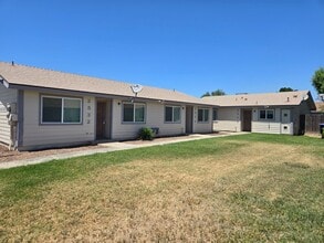 Building Photo - 2532 W Chestnut Ct