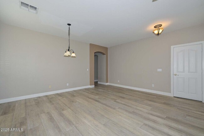 Foto del edificio - 26928 N 84th Ave