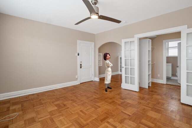 Foto del edificio - Move over, Linguini!