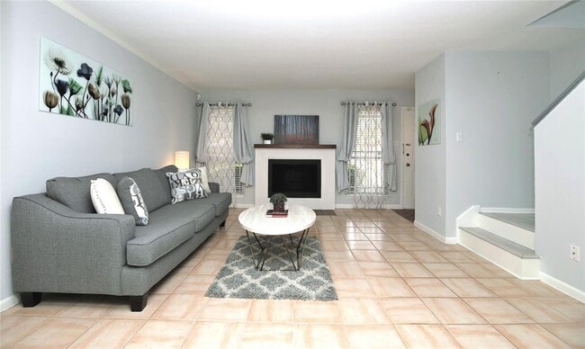 Building Photo - 3901 Woodchase Dr