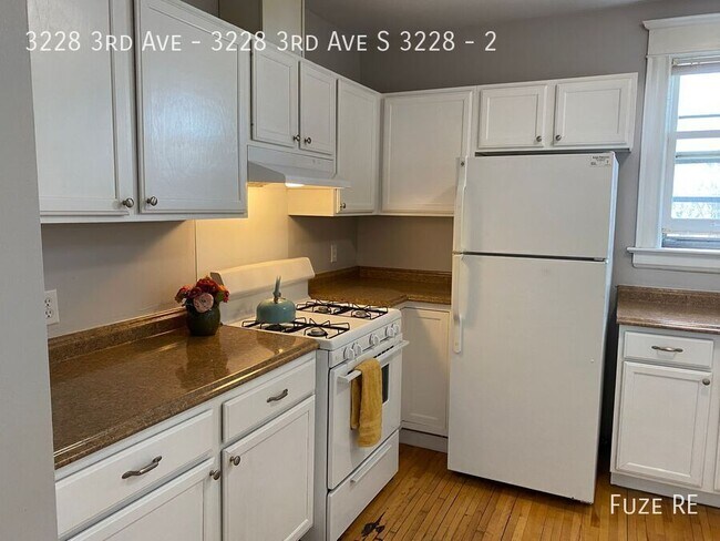 Foto del edificio - 3228 3rd Ave S
