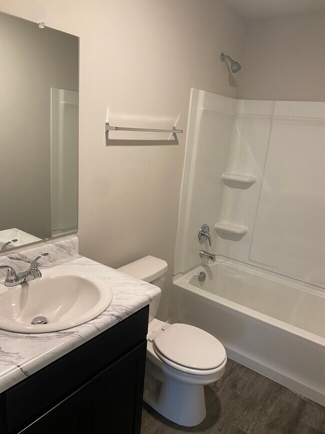 Foto del edificio - 5325 Beech Grove