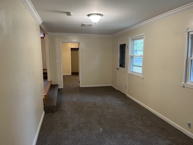Building Photo - 11 Pine Hill Ave