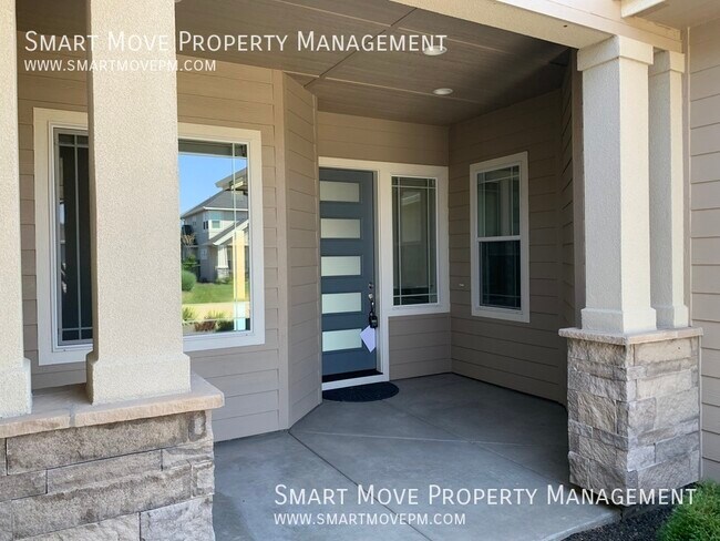 Building Photo - Hilltop Oasis. Luxury 3 bd + Office in Car...